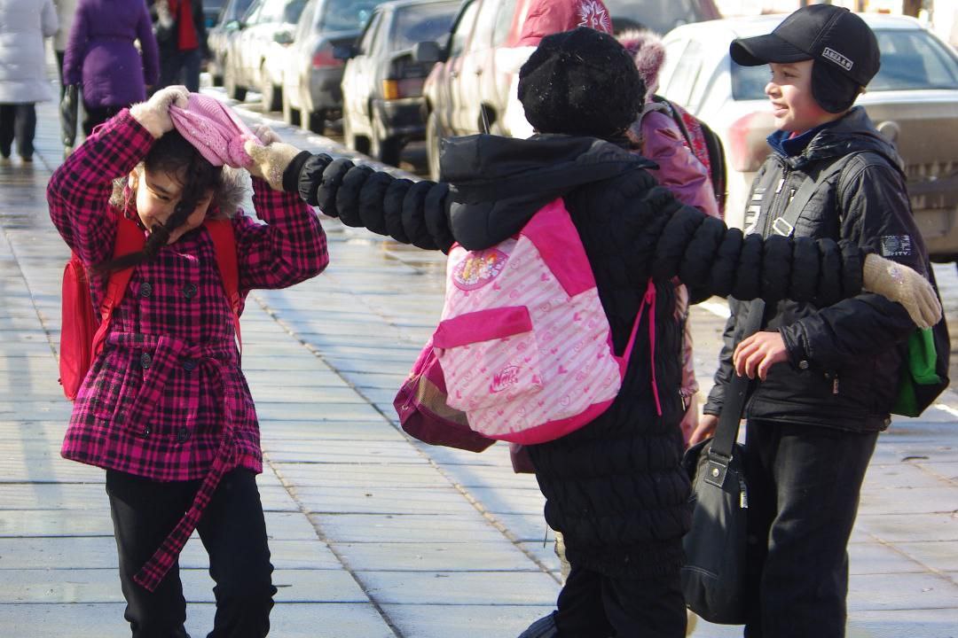 «Бей сильнее!»: банда школьников жестоко избивает детей в Иркутской области