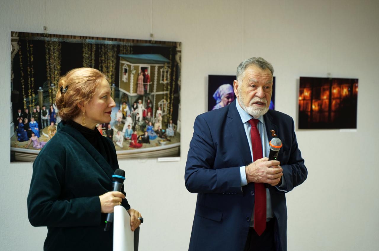 Аншлаг на выставке фотографий Анатолия Бызова в Иркутске Аншлаг на выставке фотографий Анатолия Бызова в Иркутске