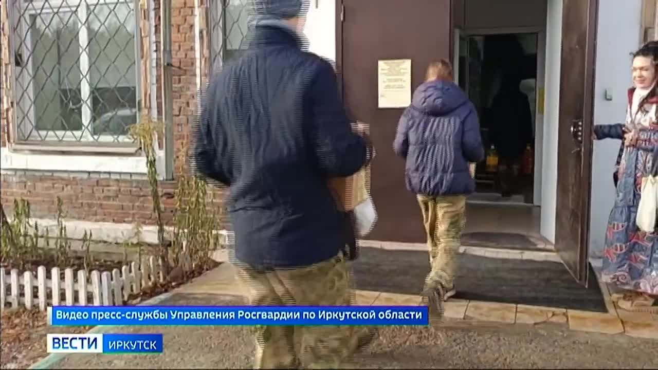 Благотворительную помощь для нуждающихся жителей Иркутской области передали кризисному центру «Оберег» в Ангарске кадеты Росгвардии