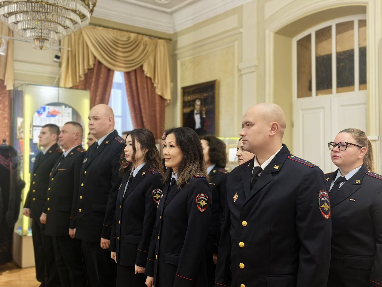 Торжественная церемония принятия присяги новыми сотрудниками транспортной полиции прошла сегодня в музее истории г. Иркутска им. А.М.Сибирякова Торжественная церемония принятия присяги новыми сотрудниками транспортной полиции прошла сегодня в музее истории г. Иркутска им. А.М.Сибирякова