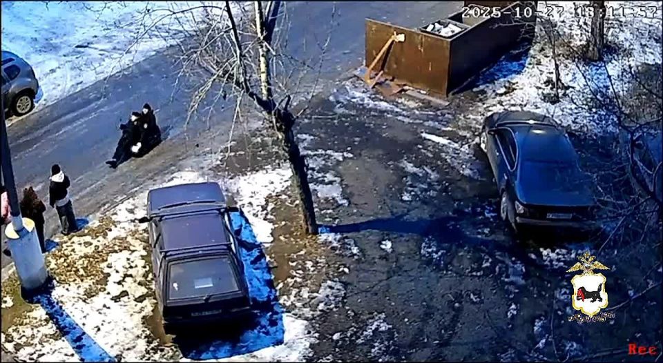 В Братске полицейские разыскивают похитителей детского электромобиля