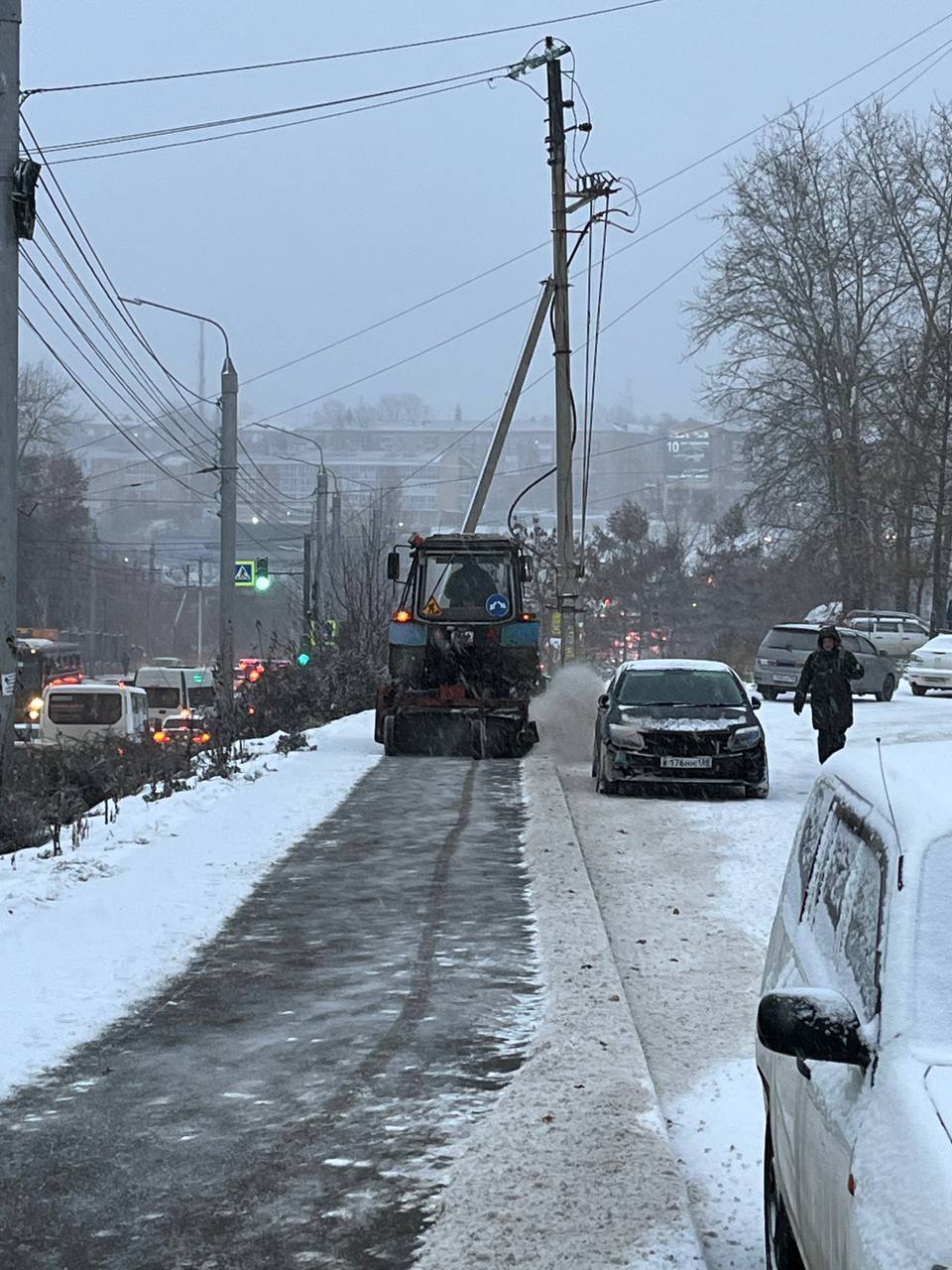 В Иркутске из-за обильного снегопада усилены мероприятия по очистке городских улиц В Иркутске из-за обильного снегопада усилены мероприятия по очистке городских улиц