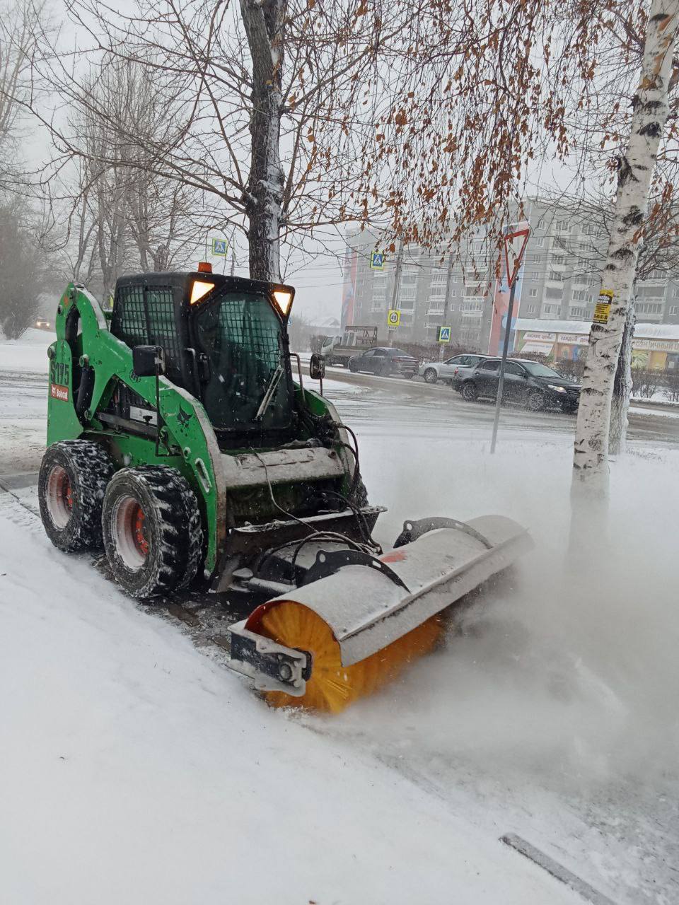 В Иркутске из-за обильного снегопада усилены мероприятия по очистке городских улиц В Иркутске из-за обильного снегопада усилены мероприятия по очистке городских улиц