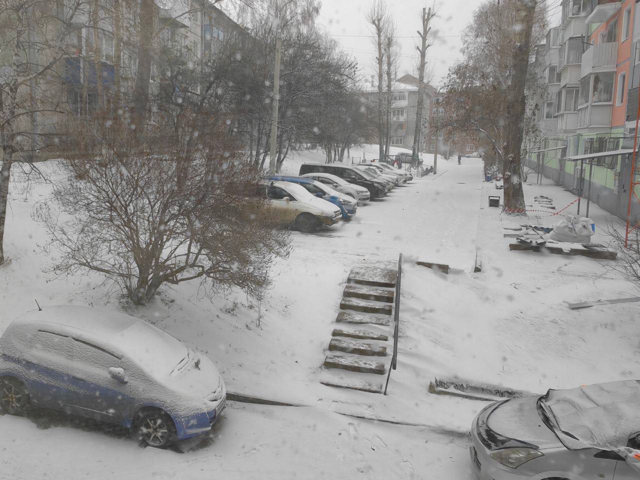 Настоящая зима ворвалась в Приангарье! За несколько часов регион превратился в белую сказку с пробками и хлопотами Настоящая зима ворвалась в Приангарье! За несколько часов регион превратился в белую сказку с пробками и хлопотами