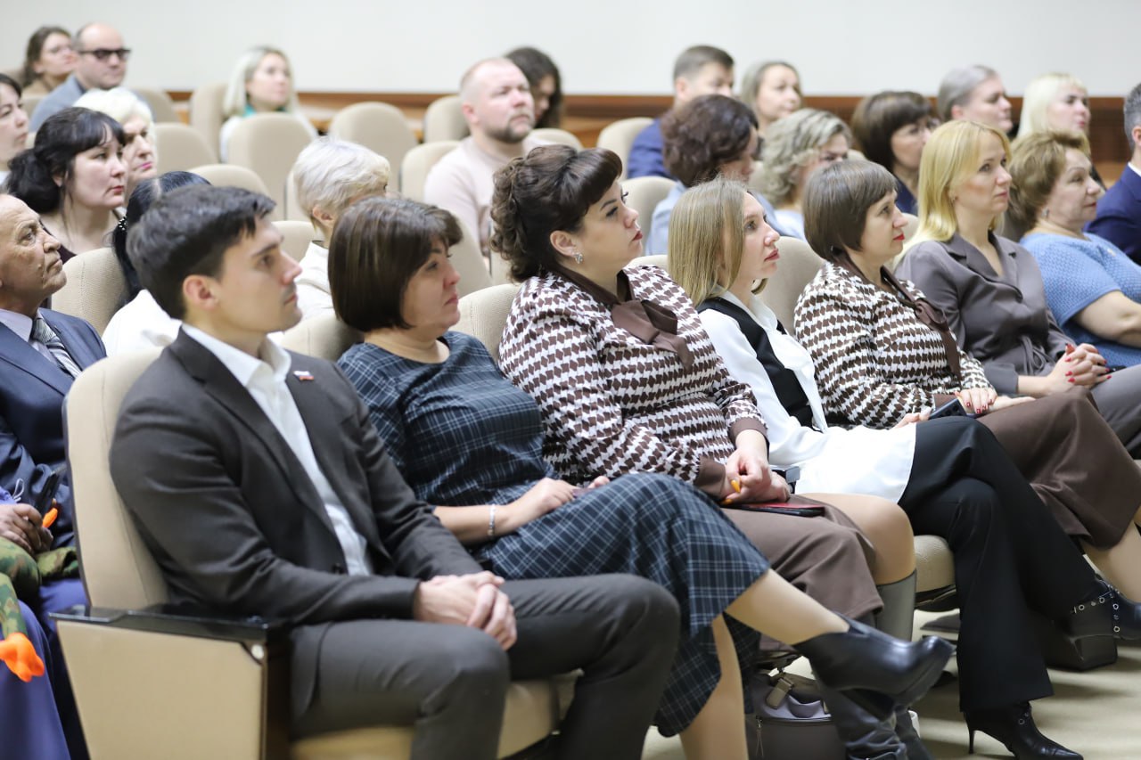 В Иркутске подвели итоги избирательной кампании по выборам губернатора и наградили отличившихся партийцев В Иркутске подвели итоги избирательной кампании по выборам губернатора и наградили отличившихся партийцев