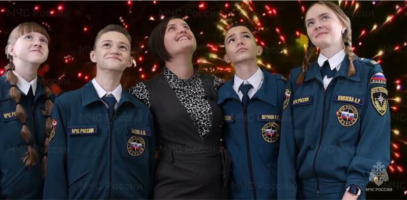 Четыреста семьдесят учащихся приняли участие в XI региональном слете кадет МЧС Четыреста семьдесят учащихся приняли участие в XI региональном слете кадет МЧС