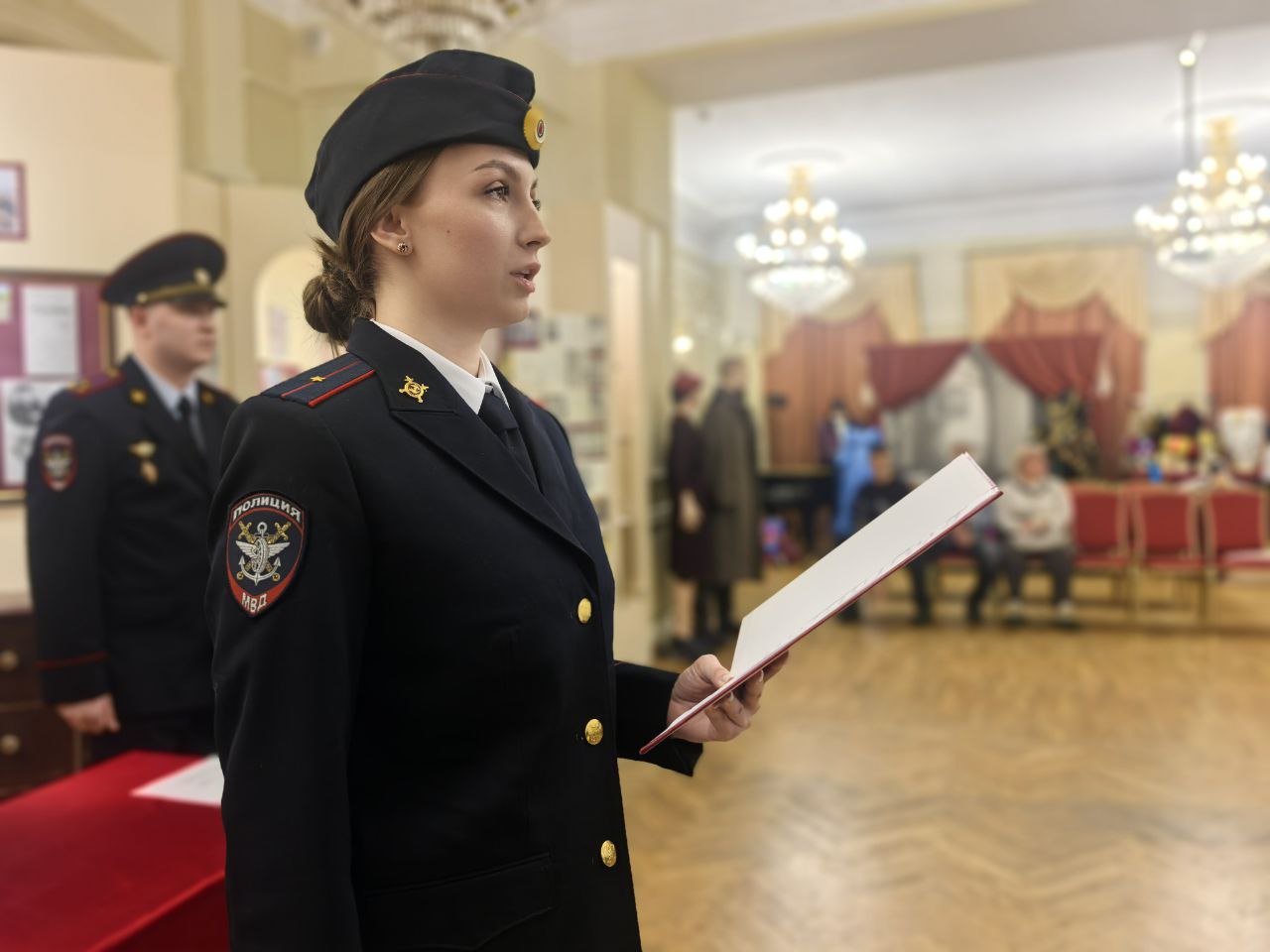 Торжественная церемония принятия присяги новыми сотрудниками транспортной полиции прошла сегодня в музее истории г. Иркутска им. А.М.Сибирякова Торжественная церемония принятия присяги новыми сотрудниками транспортной полиции прошла сегодня в музее истории г. Иркутска им. А.М.Сибирякова