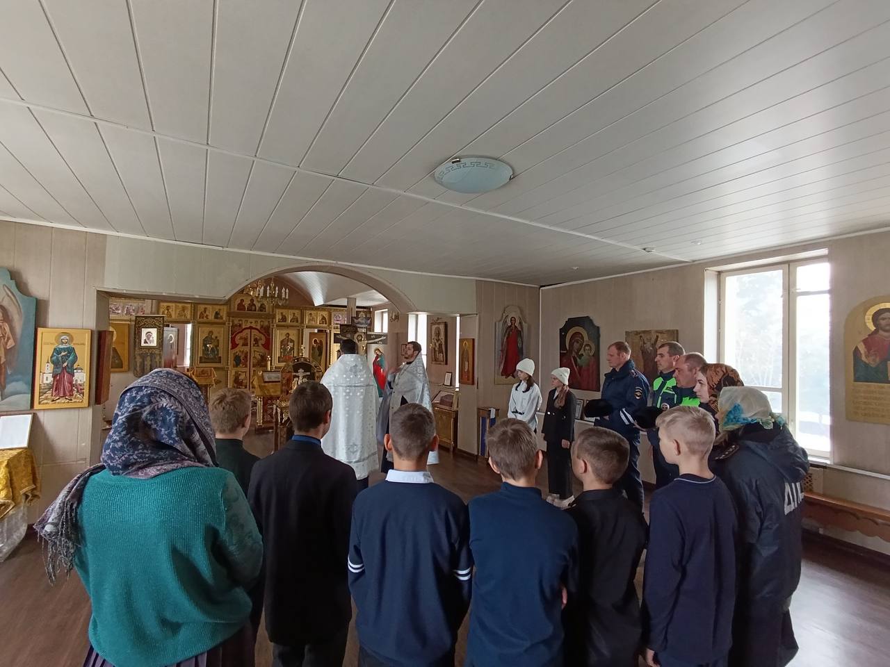 В Зиме сотрудники Госавтоинспекции приняли участие в акции, посвященной Дню памяти жертв ДТП В Зиме сотрудники Госавтоинспекции приняли участие в акции, посвященной Дню памяти жертв ДТП