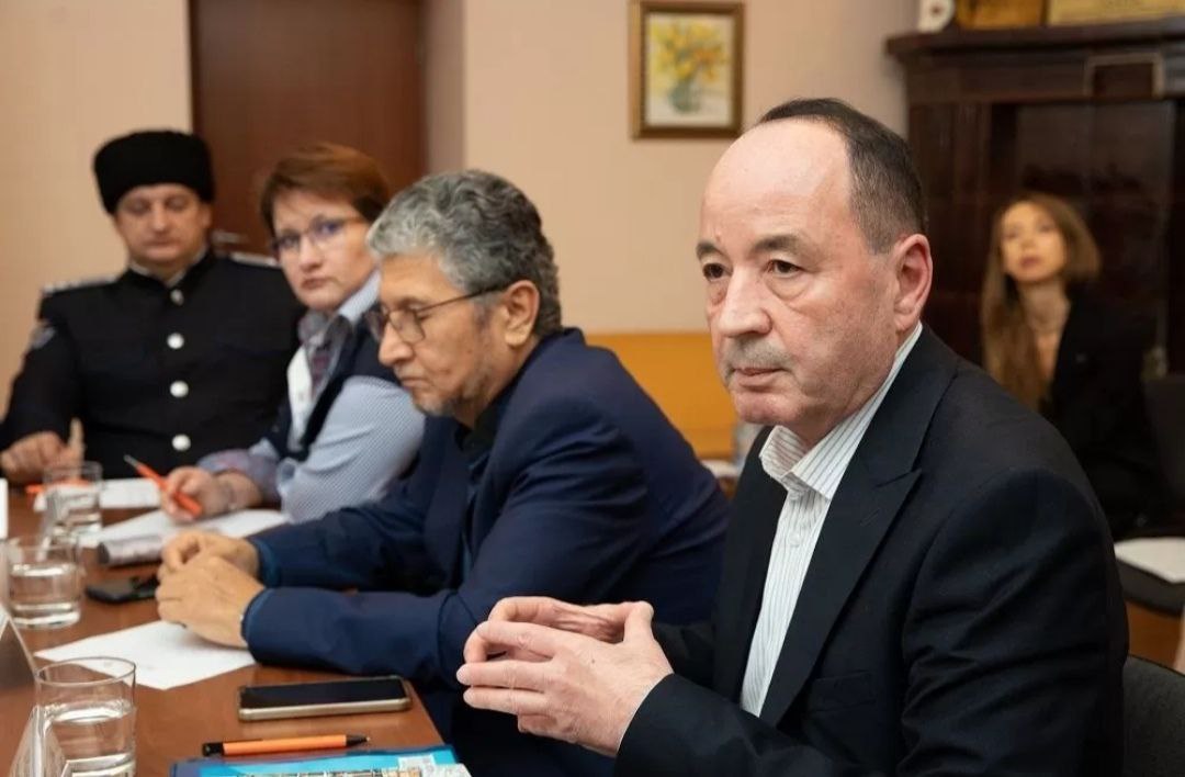 Эдуард Басурин: Важное мероприятие состоялось в городе Санкт-Петербурге, приуроченное к Дню нaродного единства и предстоящему Году единствa нaродов России Эдуард Басурин: Важное мероприятие состоялось в городе Санкт-Петербурге, приуроченное к Дню нaродного единства и предстоящему Году единствa нaродов России