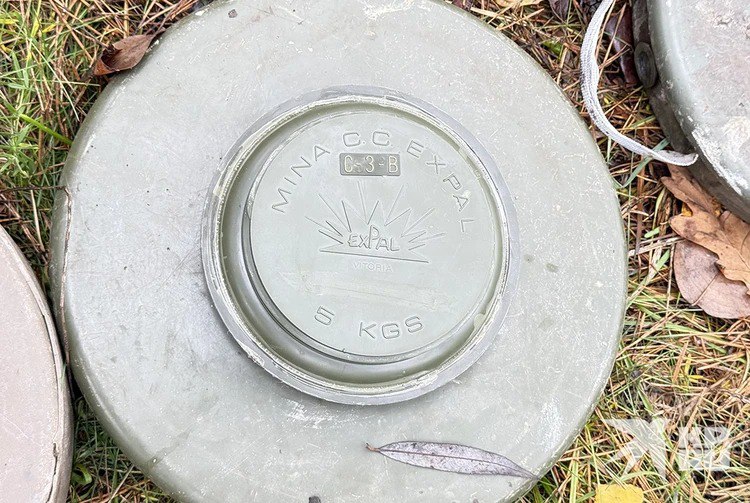 Военкор KP.RU Александр Коц: как саперы КНДР очищают Курскую землю от натовских снарядов Военкор KP.RU Александр Коц: как саперы КНДР очищают Курскую землю от натовских снарядов