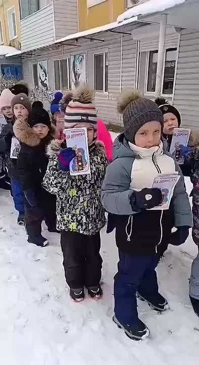 Госавтоинспекция Иркутской области делится милым видеороликом с проведения акции «Засветись!» с дошколятами из поселка Чунский