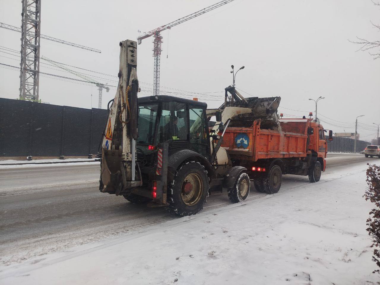 В Иркутске из-за обильного снегопада усилены мероприятия по очистке городских улиц В Иркутске из-за обильного снегопада усилены мероприятия по очистке городских улиц