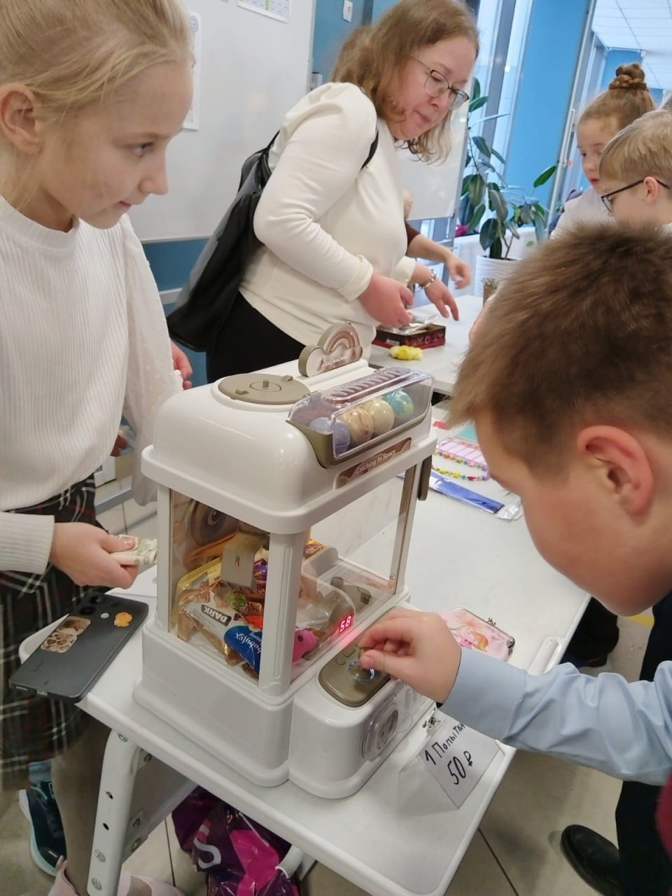 В иркутской школе № 14 прошла благотворительная ярмарка В иркутской школе № 14 прошла благотворительная ярмарка