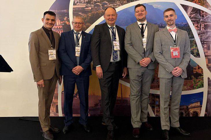 Отличные новости из Турции! Команда хирургов из Иркутской областной детской клинической больницы с большим успехом представила Россию на всемирном конгрессе WOFAPS