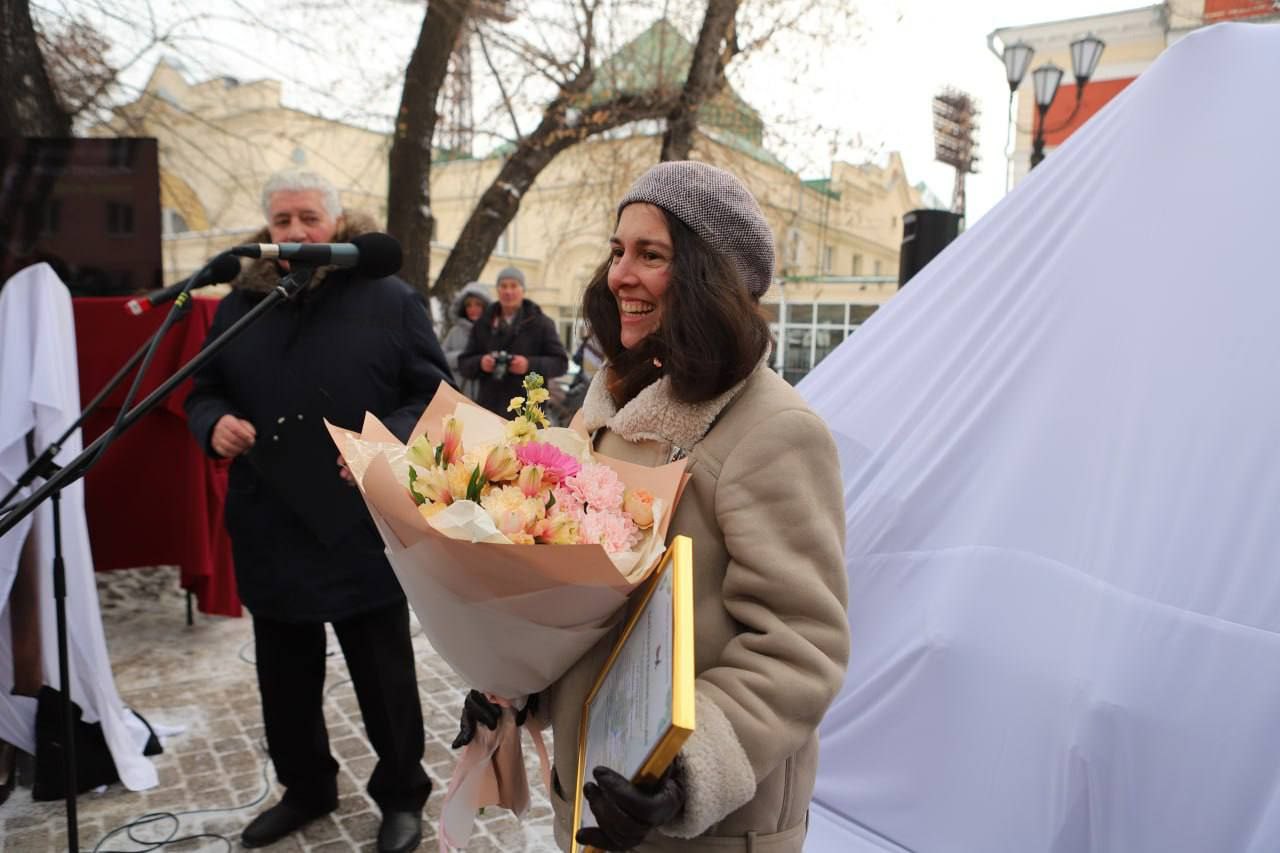Неповторимые Тевье и Голда: в Иркутске открыли памятник народным артистам Виталию Венгеру и Наталии Королевой Неповторимые Тевье и Голда: в Иркутске открыли памятник народным артистам Виталию Венгеру и Наталии Королевой