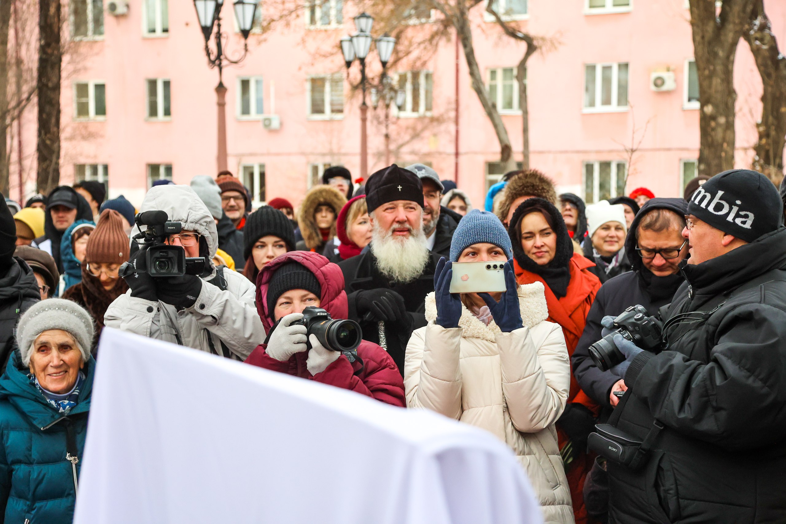 В Иркутске открыли памятник народным артистам России Виталию Венгеру и Наталии Королёвой В Иркутске открыли памятник народным артистам России Виталию Венгеру и Наталии Королёвой