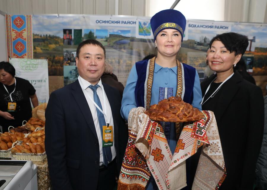 Урожайное Приангарье. Самая вкусная выставка, новые рынки сбыта сельхозпродукции и создание агроклассов – в Иркутске прошла традиционная «Агропромышленная неделя»