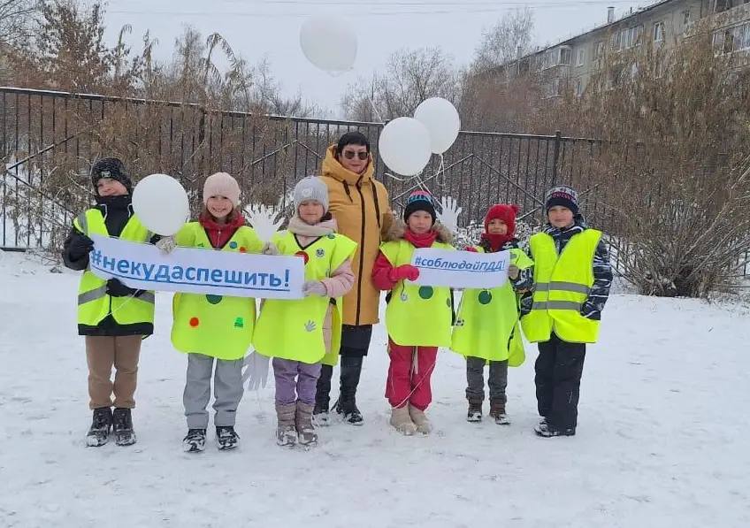 «Некуда спешить»: в Ангарске госавтоинспекторы и школьники почтили память жертв ДТП «Некуда спешить»: в Ангарске госавтоинспекторы и школьники почтили память жертв ДТП