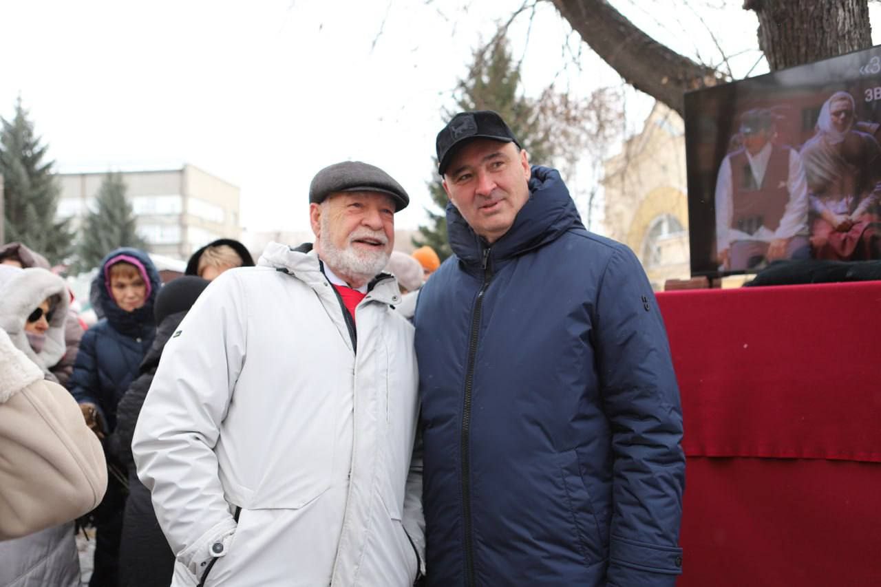 Неповторимые Тевье и Голда: в Иркутске открыли памятник народным артистам Виталию Венгеру и Наталии Королевой Неповторимые Тевье и Голда: в Иркутске открыли памятник народным артистам Виталию Венгеру и Наталии Королевой