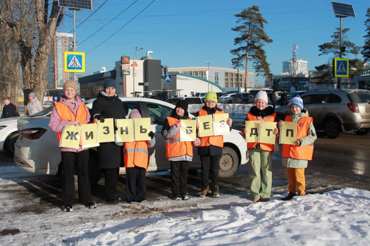 «Некуда спешить»: в Ангарске госавтоинспекторы и школьники почтили память жертв ДТП «Некуда спешить»: в Ангарске госавтоинспекторы и школьники почтили память жертв ДТП