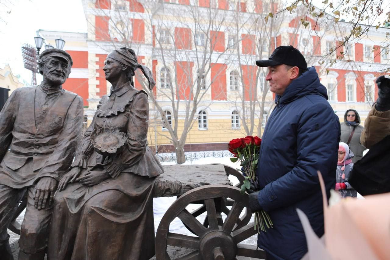 Неповторимые Тевье и Голда: в Иркутске открыли памятник народным артистам Виталию Венгеру и Наталии Королевой Неповторимые Тевье и Голда: в Иркутске открыли памятник народным артистам Виталию Венгеру и Наталии Королевой