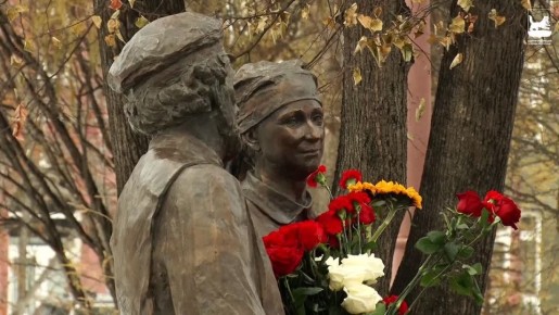 Руслан Болотов: В сквере у драмтеатра появилась скульптура в память о двух наших талантливых земляках – Народном артисте РСФСР Виталии Венгере и Народной артистке России Наталии Королёвой