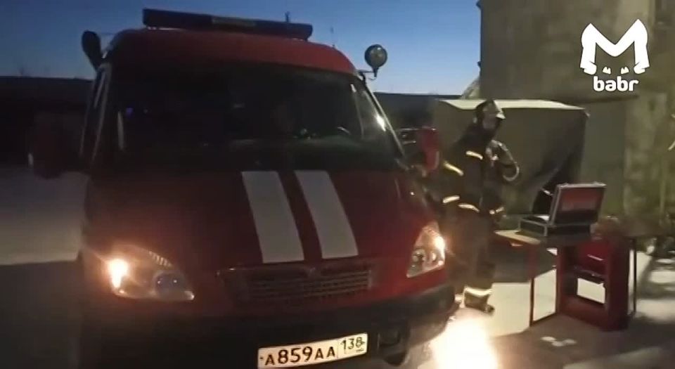 Цеха по производству диванов горят в Усолье-Сибирском