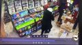 Покупательница накинулась на продавщицу и с силой бросила ее об пол в Иркутске