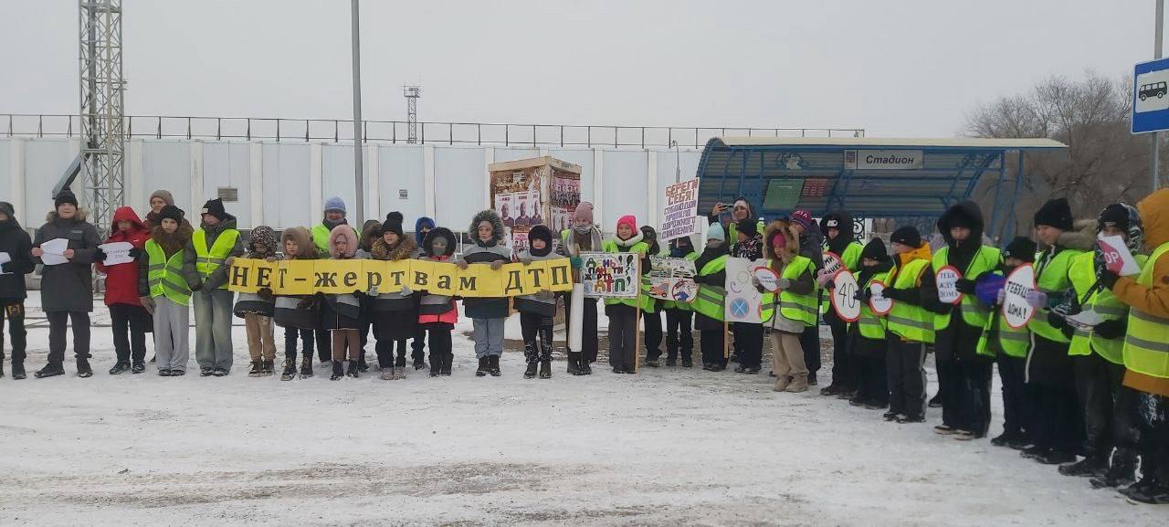 В Усолье-Сибирском Госавтоинспекция и ЮИД провели акцию в память о жертвах ДТП