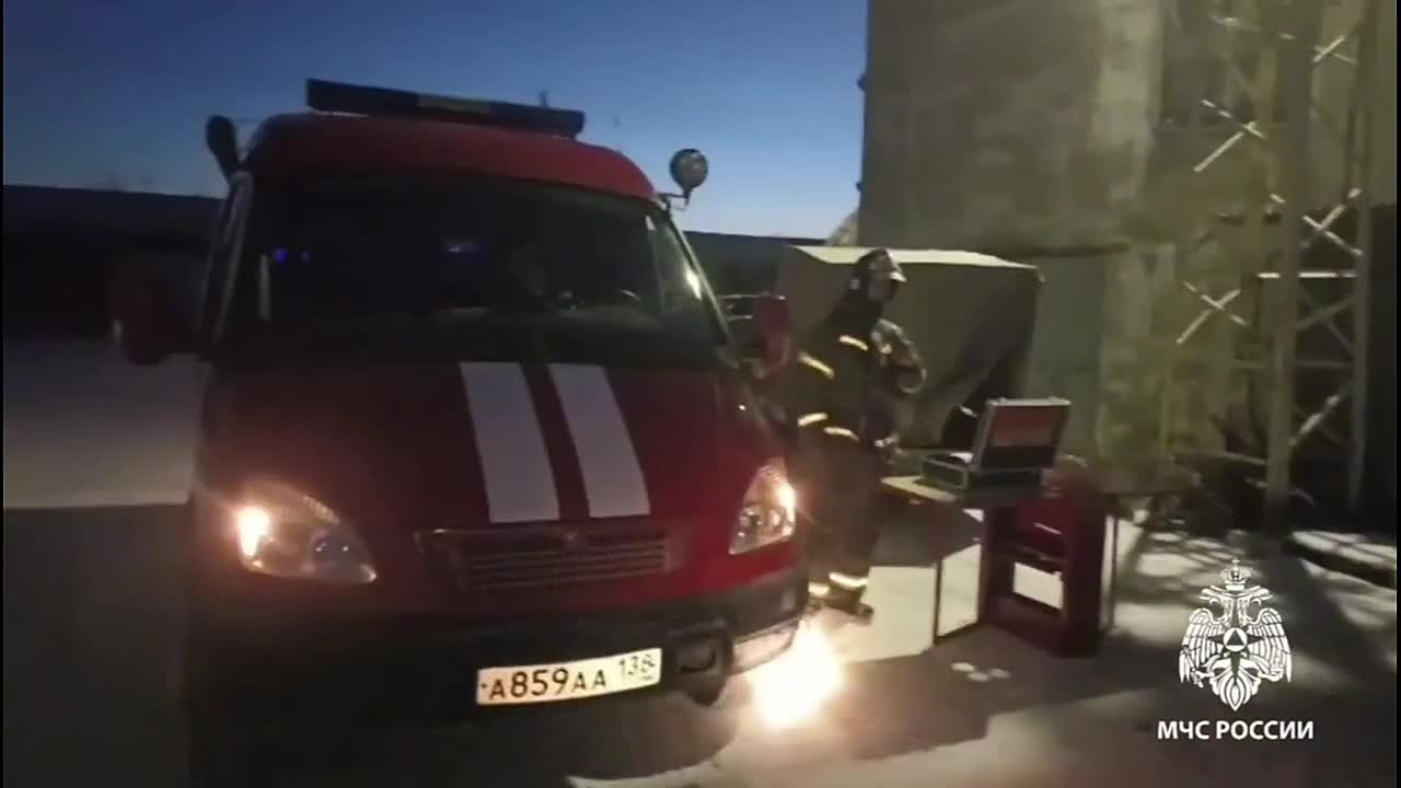 Два цеха по производству диванов горят на 1200 "квадратах" в Иркутской области