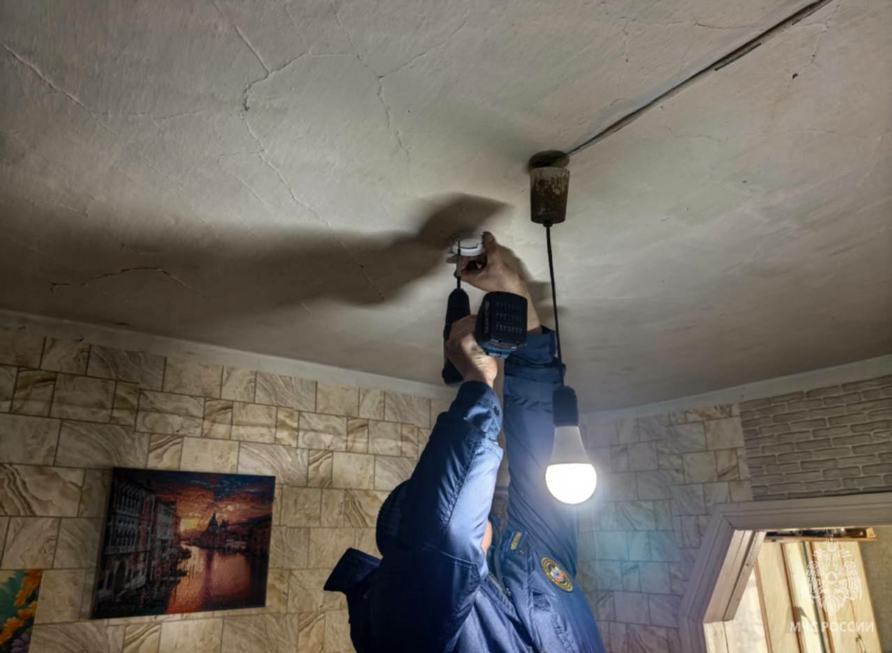 Сотрудники МЧС России провели очередной противопожарный рейд Сотрудники МЧС России провели очередной противопожарный рейд