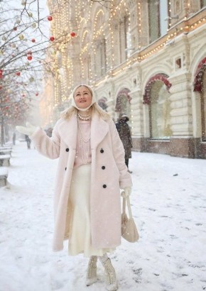 Зимняя белизна: как белая одежда освежает образ в холодное время года