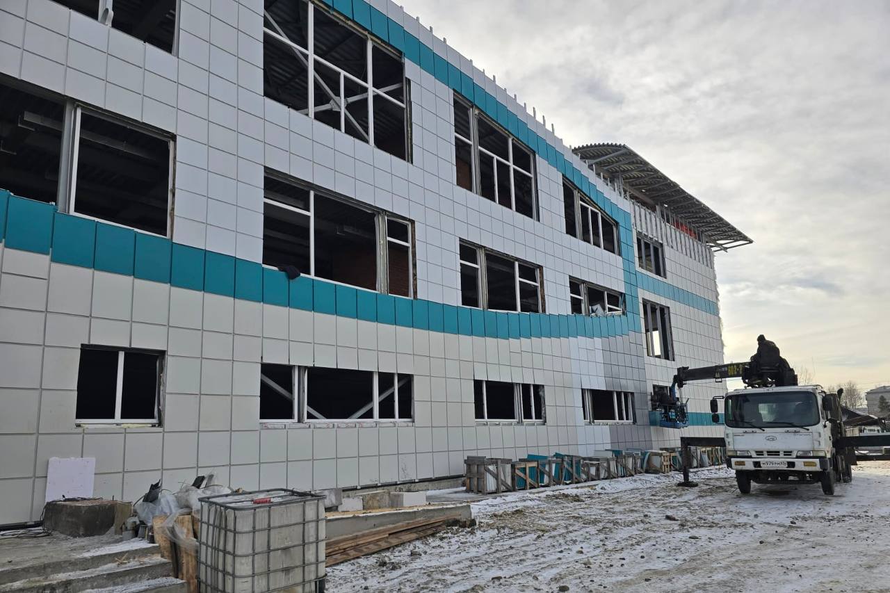 В Зиме продолжается строительство ФОКа В Зиме продолжается строительство ФОКа