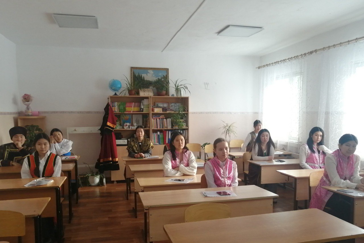 В Усть-Ордынском Бурятском округе определены лучшие образовательная организация с этнокультурной составляющей В Усть-Ордынском Бурятском округе определены лучшие образовательная организация с этнокультурной составляющей