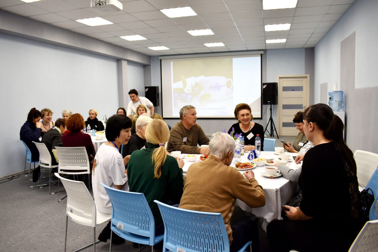 В Иркутске открылось первое альцгеймер-кафе В Иркутске открылось первое альцгеймер-кафе