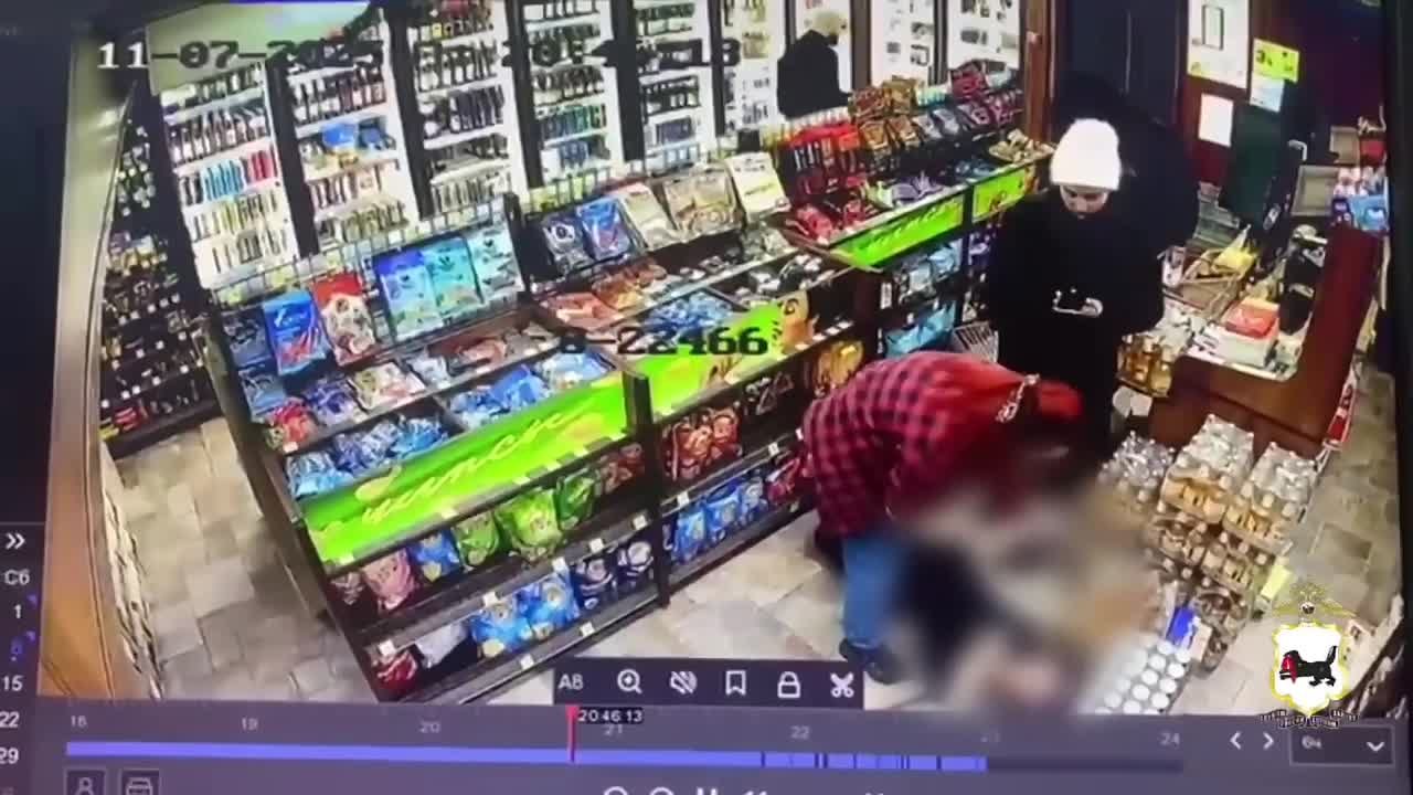 «Я после работы пришла. Так вот всё вышло… Я хотела просто поговорить»