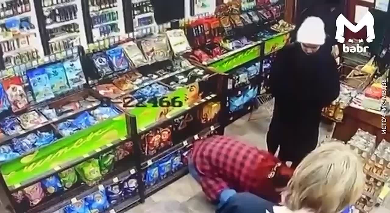 Продавец в коме после нападения агрессивной дамы в Маркова