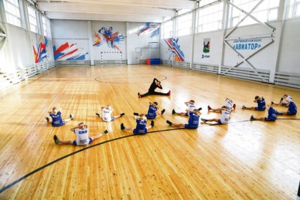 К ремонту спорткомплекса «Авиатор» на Ширямова строители приступили в мае этого года