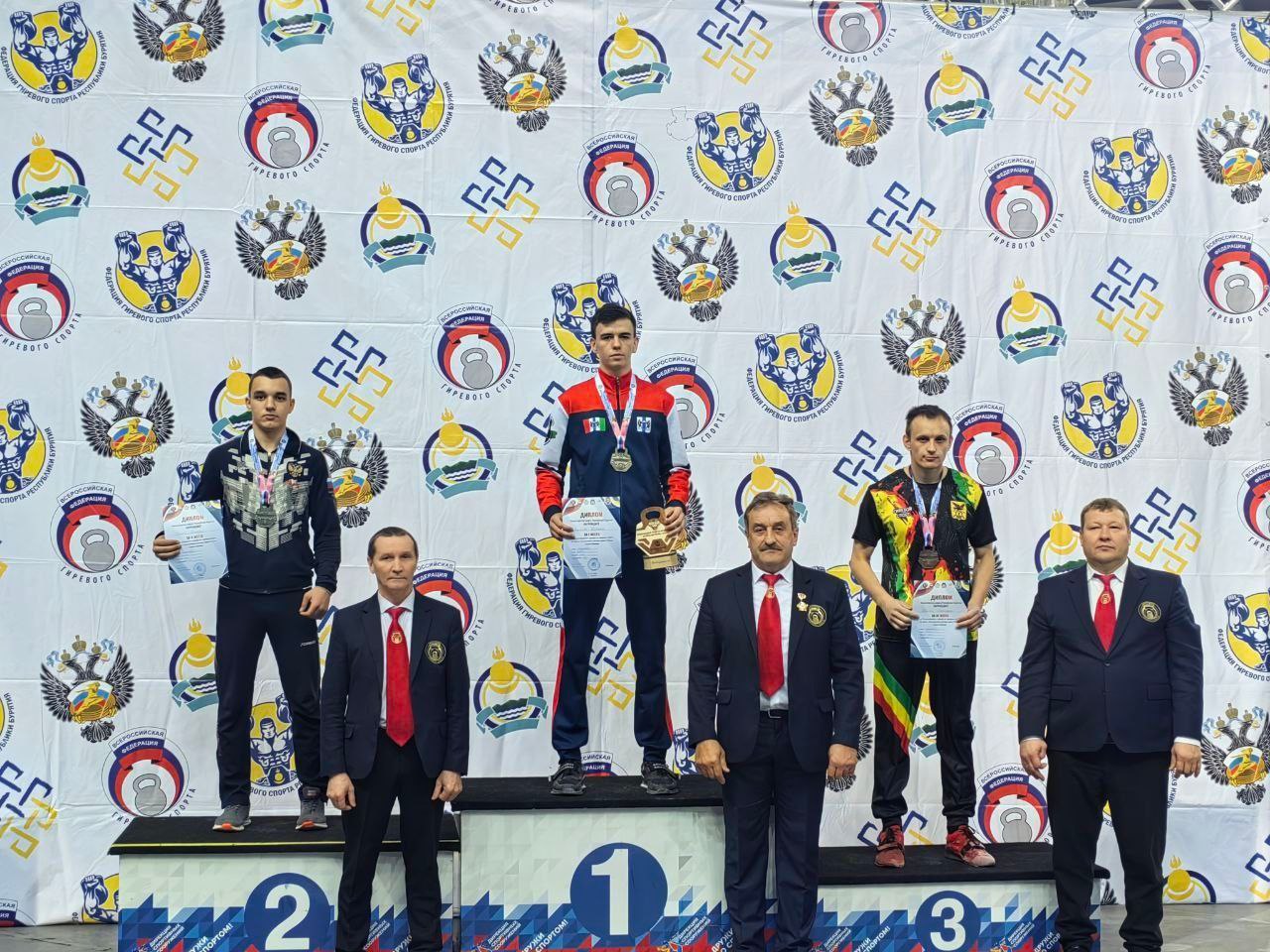 Спортсмены Приангарья завоевали целую россыпь медалей на международных и всероссийских соревнованиях по гиревому спорту на призы ЗМС Сергея Леонова Спортсмены Приангарья завоевали целую россыпь медалей на международных и всероссийских соревнованиях по гиревому спорту на призы ЗМС Сергея Леонова