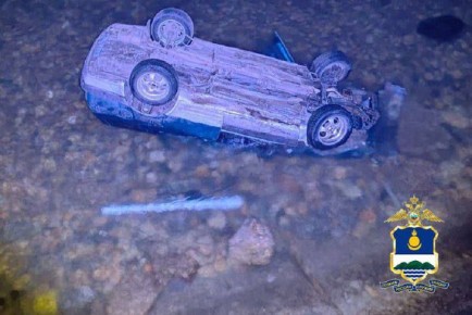 Toyota Carib отправился на дно, было бы символично, если Карибского моря, но нет — Байкала