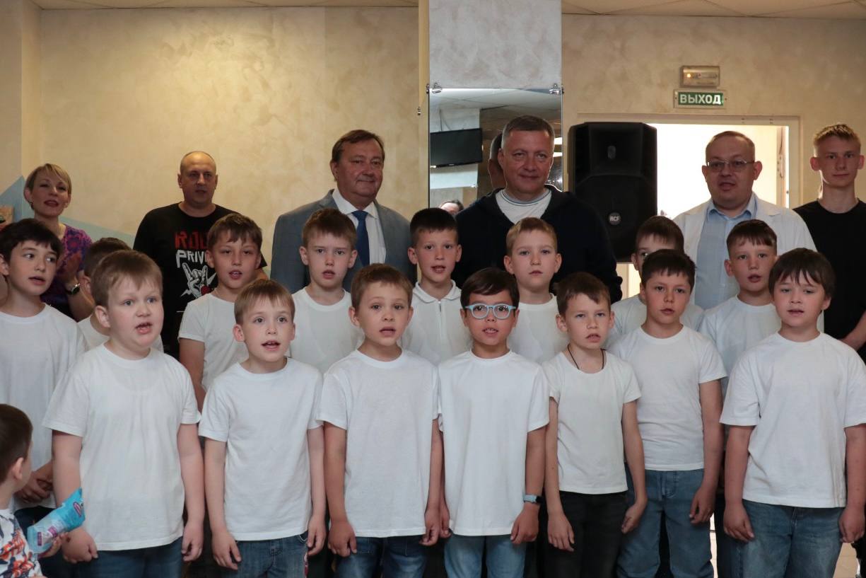 Коллектив Городской Ивано-Матренинской детской клинической больницы награжден Орденом Пирогова Коллектив Городской Ивано-Матренинской детской клинической больницы награжден Орденом Пирогова