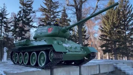В Иркутске завершили благоустройство общественной территории у танка «Иркутский комсомолец»