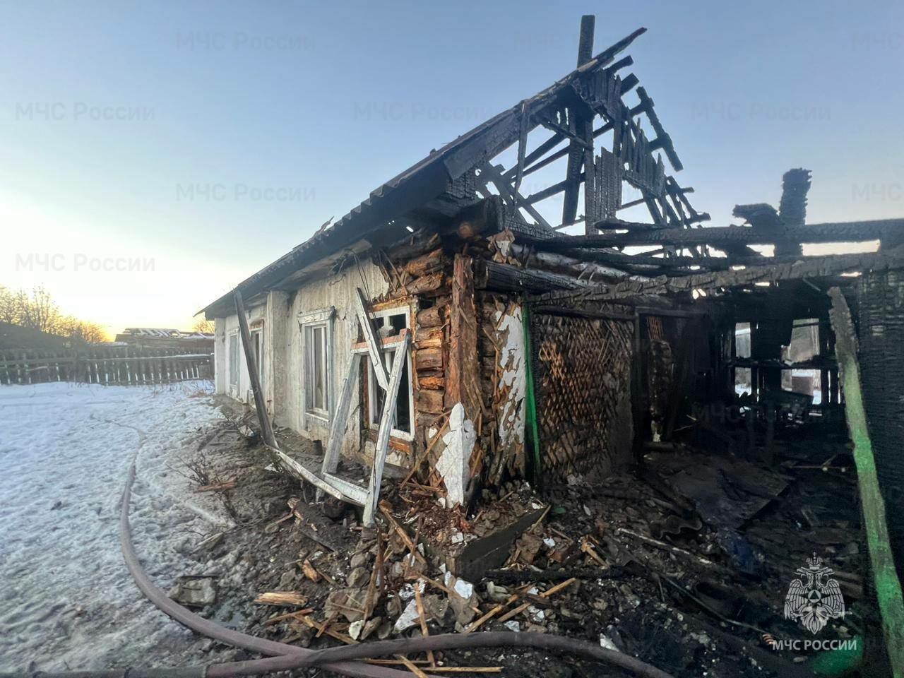 Ребенка спасли на пожаре в Тайшетском округе