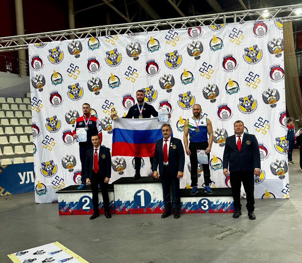 Спортсмены Приангарья завоевали целую россыпь медалей на международных и всероссийских соревнованиях по гиревому спорту на призы ЗМС Сергея Леонова Спортсмены Приангарья завоевали целую россыпь медалей на международных и всероссийских соревнованиях по гиревому спорту на призы ЗМС Сергея Леонова