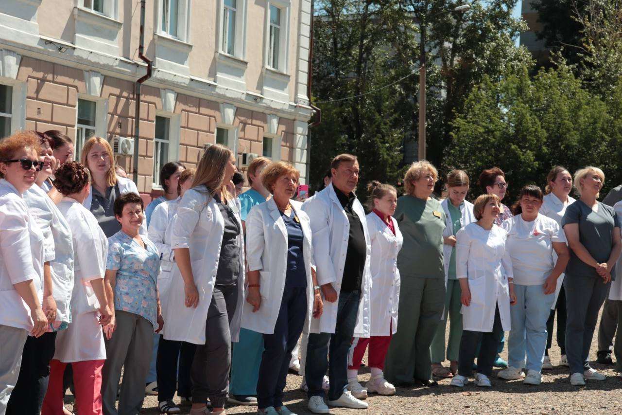 Коллектив Городской Ивано-Матренинской детской клинической больницы награжден Орденом Пирогова Коллектив Городской Ивано-Матренинской детской клинической больницы награжден Орденом Пирогова