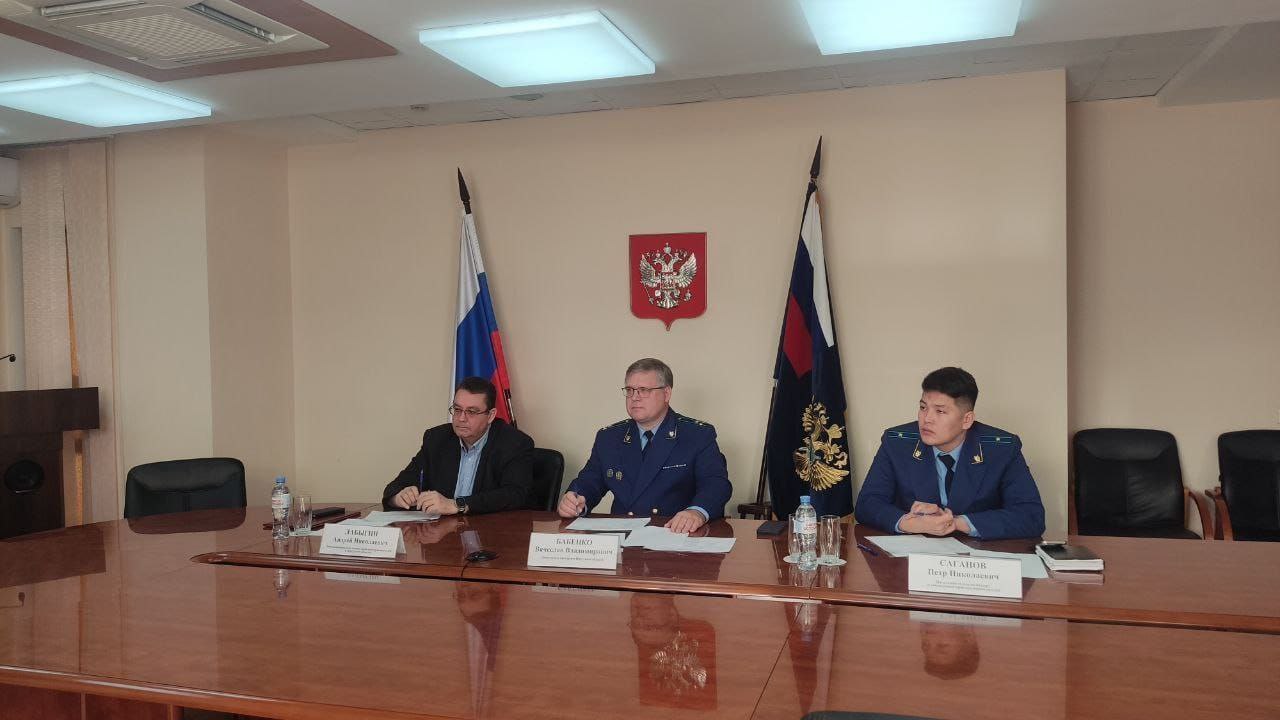 Заместителем прокурора области Бабенко В.В. совместно с Уполномоченным по защите прав предпринимателей в регионе проведен совместный прием представителей бизнес-сообщества