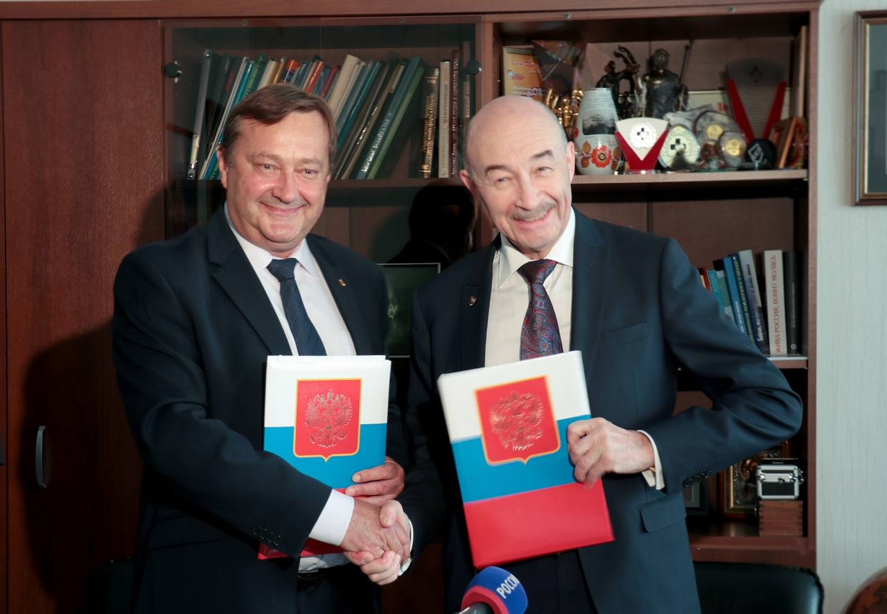 Коллектив иркутской Ивано-Матренинской детской клинической больницы награжден орденом Пирогова за значительный вклад в развитие отечественной медицинской науки и успешное внедрение инновационных технологий в практическое... Коллектив иркутской Ивано-Матренинской детской клинической больницы награжден орденом Пирогова за значительный вклад в развитие отечественной медицинской науки и успешное внедрение инновационных технологий в практическое...