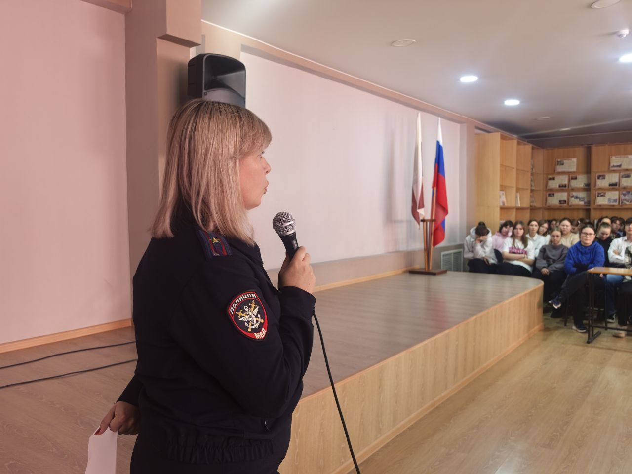 В Иркутске в рамках всероссийской акции «Чистое поколение - 2025» транспортные полицейские посетили Иркутский колледж экономики, сервиса и туризма В Иркутске в рамках всероссийской акции «Чистое поколение - 2025» транспортные полицейские посетили Иркутский колледж экономики, сервиса и туризма