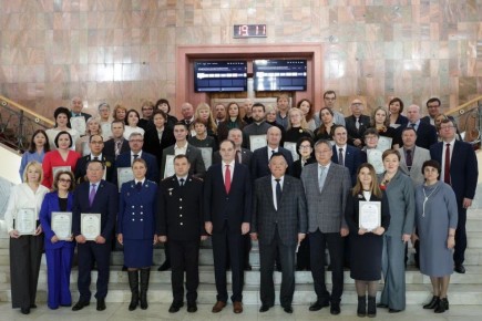 Преподавателям вузов Приангарья вручили региональные награды