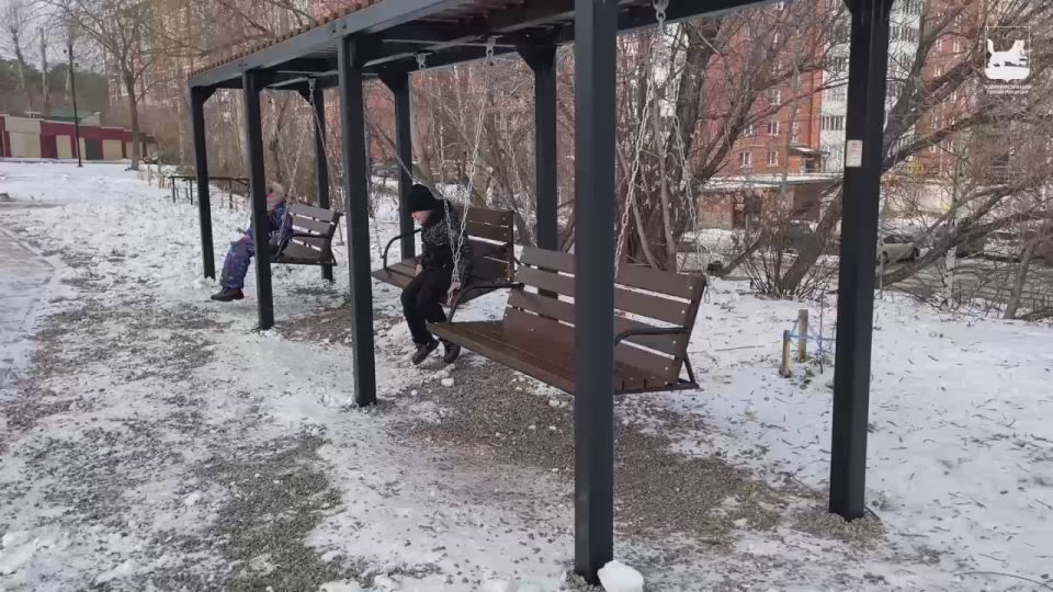 Руслан Болотов: Завершили благоустройство сквера между домами № 1 по улице Бажова и № 18 по улице Алмазной